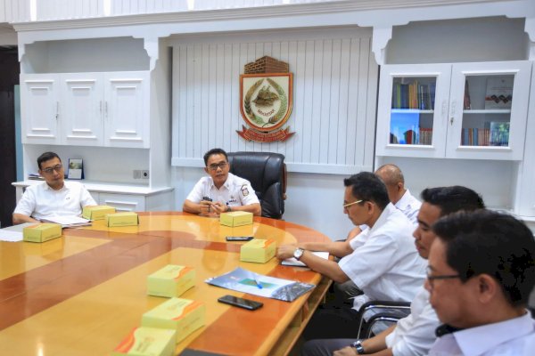 Rapat Bersama TPAD Pemkot Makassar, Irwan Rusfiady Adnan: Tekankan Rencana APBD Pokok 2025 Rampung Sesuai Timeline