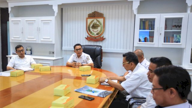 Rapat Bersama TPAD Pemkot Makassar, Irwan Rusfiady Adnan: Tekankan Rencana APBD Pokok 2025 Rampung Sesuai Timeline