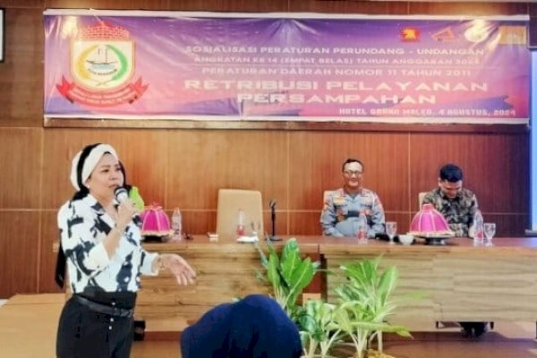 Nunung Dasniar Ajak Warga Rutin Bayarkan Retribusi Sampah