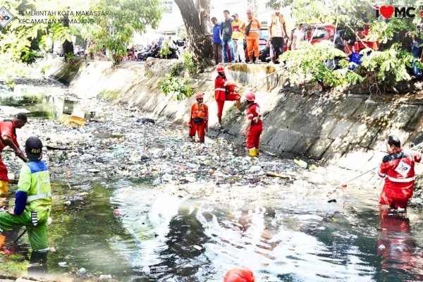 Camat Mamajang Pimpin Sabtu Bersih di Kanal Marinda