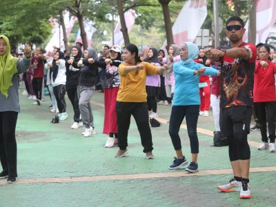 Senam Sehat, Pjs Wali Kota Makassar Tekankan Pentingnya Olahraga