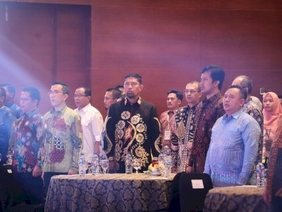 Pjs Wali Kota Makassar Terima Penghargaan Pentaloka Nasional ADINKES 2024 untuk Implementasi Kawasan Tanpa Rokok (KTR)