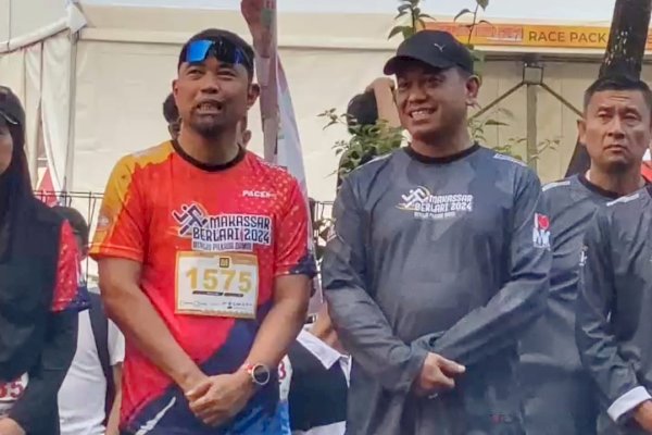 Flag Off Peserta Kareba 10K, Andi Arwin Azis: Momentum Solidaritas Warga Makassar Jelang Pilkada