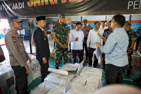 Tinjau Gudang KPU, Andi Arwin Azis: Logistik Pilkada Siap Didistribusikan