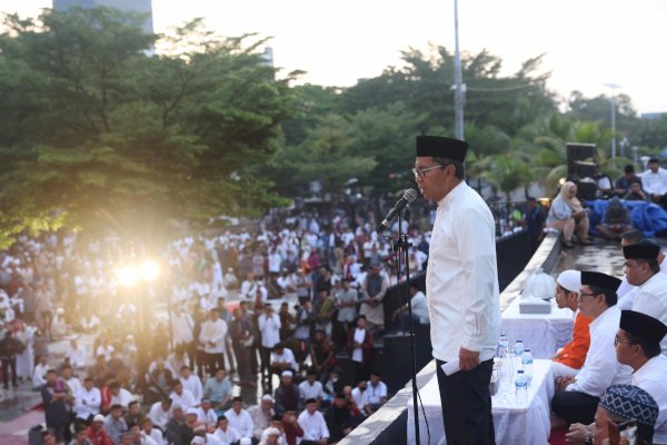 Hari Pertama Aktif Jadi Wali Kota Pascacuti Pilkada, Danny Pomanto Gelar Salat Subuh Berjamaah: Jaga Kota, Jaga Demokrasi!