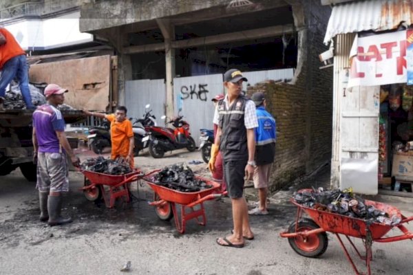 Sabtu Bersih, Satgas Kebersihan Kecamatan Ujung Tanah Sasar Kelurahan Cambaya