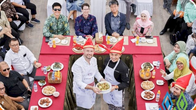 Chef Prancis Peraih Michelin Star Masak Ikan Pallumara di Atas Kapal Pinisi