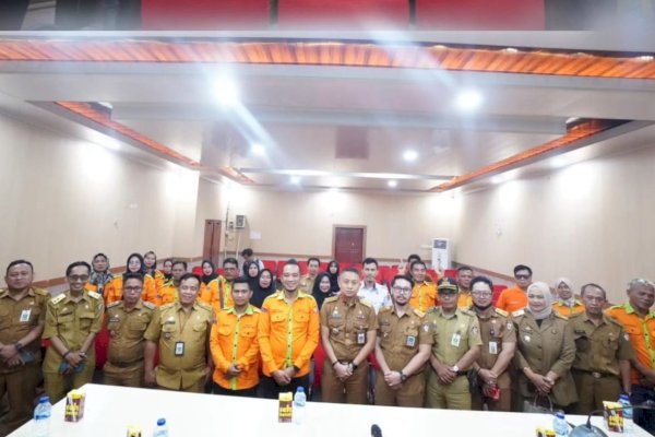 Camat Ujung Tanah Gelar Rakor Bahas Evaluasi Program Kerja