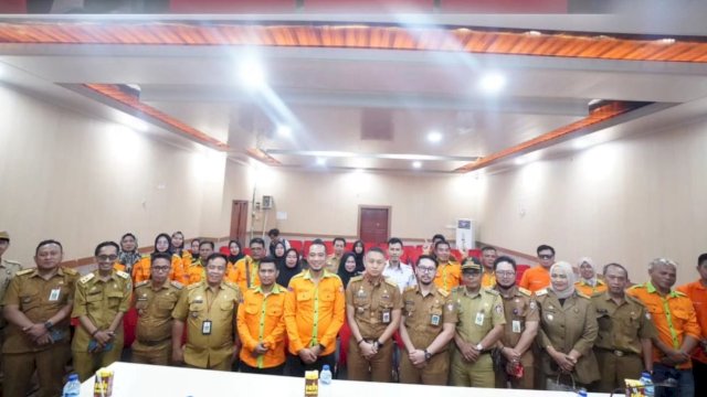 Camat Ujung Tanah Gelar Rakor Bahas Evaluasi Program Kerja