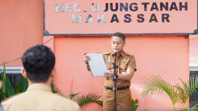 Camat Ujung Tanah Pimpin Pelaksanan Upacara Bendera, Ini Yang Disampaikan