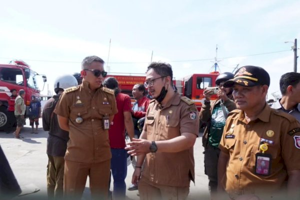 Camat Ujung Tanah Turun Langsung di Lokasi Kebakaran Barukang