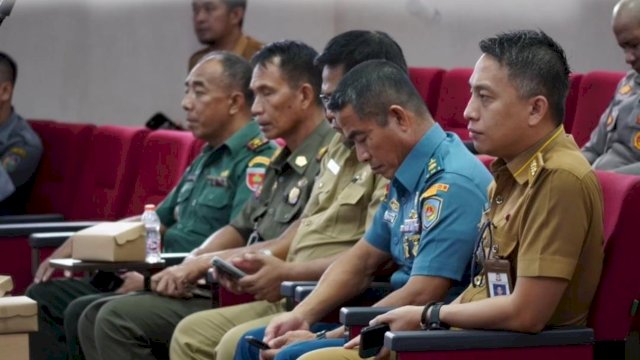 Camat Ujung Tanah Hadiri Rakor Terkait Penundaan Penertiban Lapak