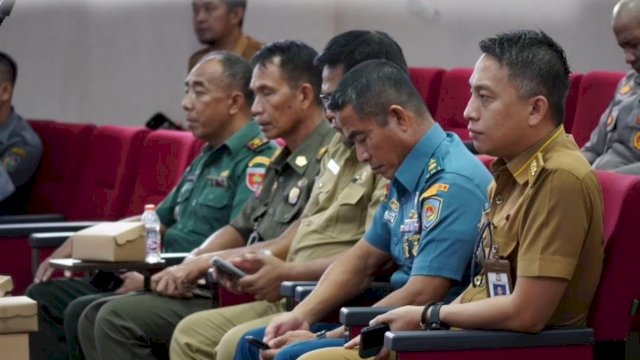 Camat Ujung Tanah Hadiri Rakor Terkait Penundaan Penertiban Lapak