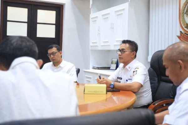 Didampingi Kepala Bappeda Makassar, Pj Sekda Pimpin Rapat TAPD Bahas APBD Pokok 2025