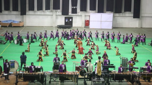 Tampil Apik dan Memukau, Dispora Makassar Juara Umum Marching Band Competition (MBMC) 2024.