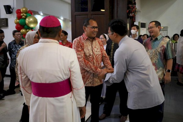 Tunjukkan Toleransi dan Kebersamaan pada Momentum Natal, Danny Pomanto Hadiri Open House Keuskupan Agung Makassar