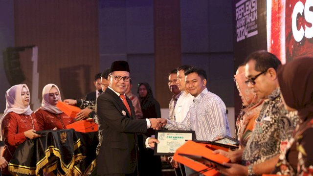 Program CSR Berkontribusi untuk Masyarakat, Tujuh Perusahaan Diganjar Penghargaan oleh Wali Kota Makassar