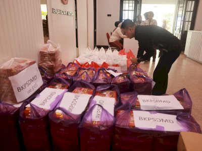 SKPD Pemkot Makassar Kumpulkan Ribuan Nasi Kotak untuk Korban Terdampak Banjir di Manggala