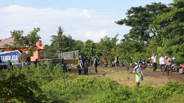 Peringati HPSN 2025, Dinas Lingkungan Hidup Makassar Bersama Provinsi Gelar Aksi Bersih-Bersih di TPS 3R dan Bank Sampah Untia