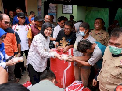 Peduli Korban Kebakaran, Wakil Wali Kota Makassar Salurkan Bantuan Bagi Warga Terdampak