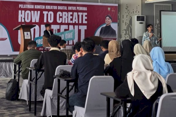 Konten Kreator Rian Fahardhi Beri Edukasi Bersosmed Bagi Anak Muda Makassar