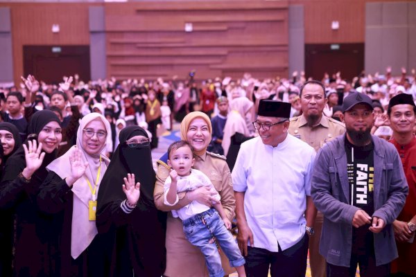 Hadiri Yatim Fest Ramadan, Wakil Wali Kota Makassar Aliyah Mustika Ilham Dinobatkan Sebagai Bunda Yatim