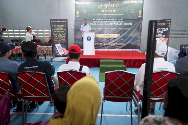 Plh Sekda Makassar Bersama Kepala BI Sulsel Buka Layanan Penukaran Uang dan Pasar Murah di Pulau Lae-lae