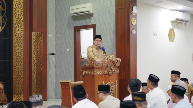 Safari Ramadan di Masjid Nurul Azis, Wali Kota Munafri Ajak Warga Jaga Keamanan dan Ketertiban Kota
