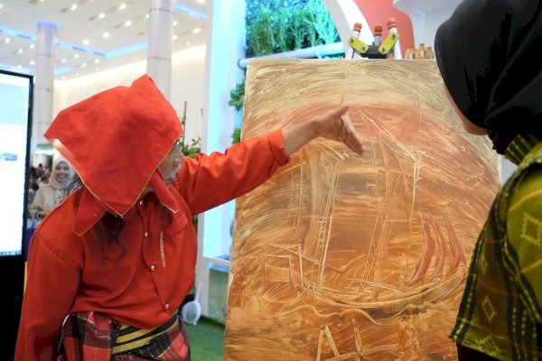 Both Pemkot Makassar Tarik Minat Pengunjung City Expo APEKSI Surabaya