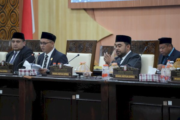 Jaga Soliditas Eksekutif-Legislatif, Munafri-Aliyah Kompak Hadiri Paripurna Terkait LKPJ 2024